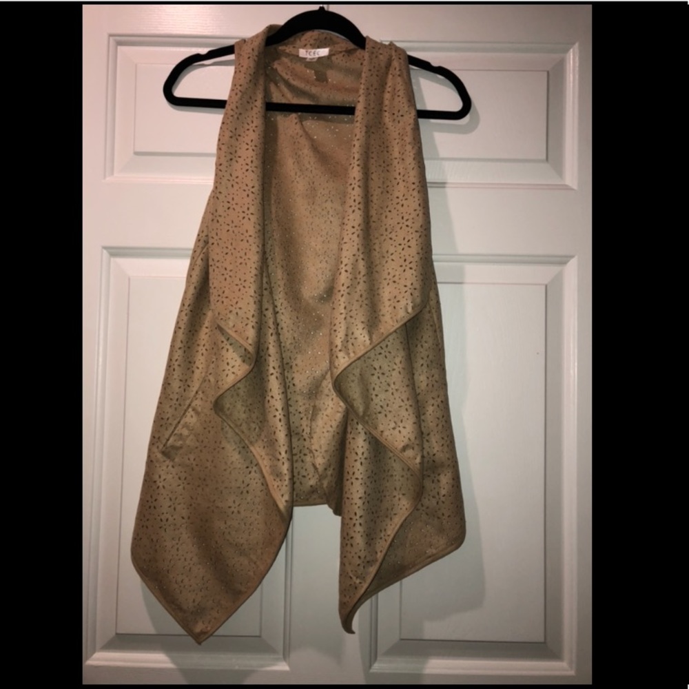 Tan Flower-Cut Design Vest